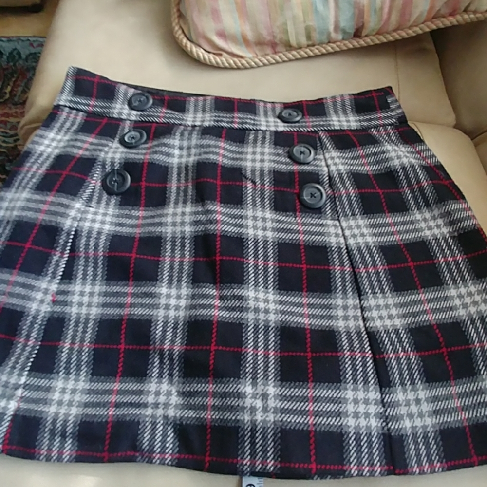 Gap skirt